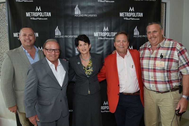 (L to R) Ascend co-developers Dean Borg and Michael Wohl, Wilton Manors City Commissioner Julie Carson, Ascend Co-Developer Richard Finkelstein and Wilton Manors Director of City Utilities David J. Archacki.